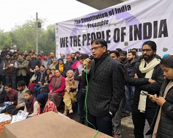 New Delhi: Professors of Jamia Millia Islamia (JMI) University and Jawaharlal Nehru University (JNU) during a demonstration at JMI, in New Delhi on Jan 8, 2020. (Photo: IANS)