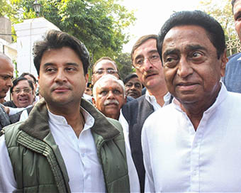 Jyotiraditya Scindia with Kamal Nath (file pic)