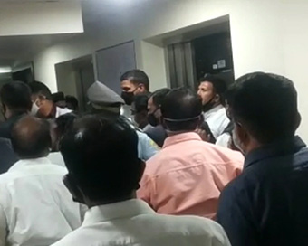 Kamal Nath has narrow escape as hospital lift crashes
