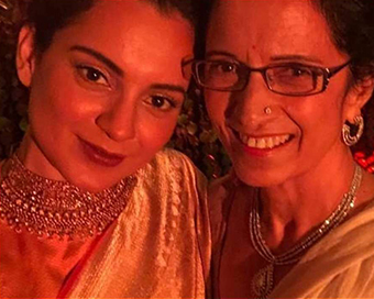 Kangana with her mom Asha Ranaut (file photo)