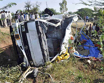 Uttar Pradesh: 16 killed, 6 injured in Kanpur road accident