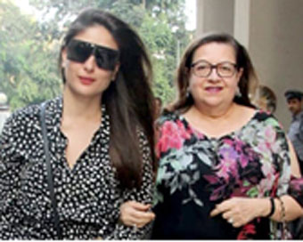 Kareena Kapoor with mom Babita Kapoor