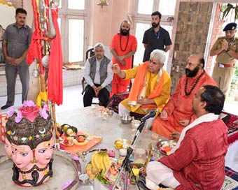 J&K L-G performs Shri Amarnathji Chhari-Mubarak 