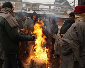 Cold wave grips Kashmir