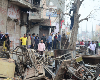 New Delhi: The public were seen on the normal roads after the riots in North East Delhi