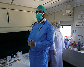 253 healthcare workers infected with coronavirus in Pakistan