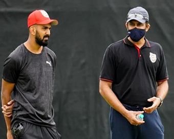 With help of 4 languages, Kumble & Rahul plot KXIP
