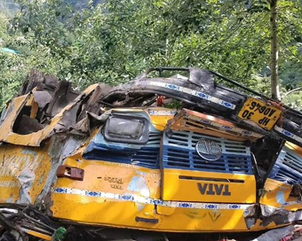 Sixteen, including school children, killed as bus falls into gorge in Himachal