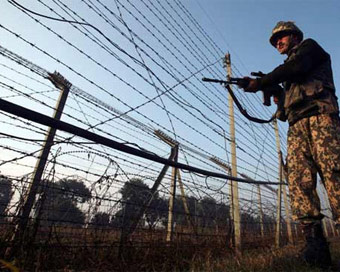 Pakistan violates ceasefire on IB, firing on