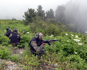Kupwara: Indian soldiers retaliate as Pakistani troops breach ceasefire at the Line of Control in Nowgam Kupwara sector of Jammu and Kashmir