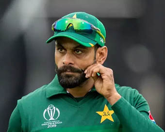 Hafeez isolates from Pakistan squad after breaching bio-secure protocols