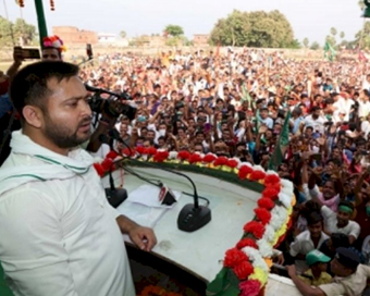 Tight race in Bihar, but Mahagatbandhan has edge over NDA