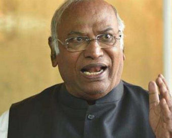 Kharge demands CVC report be made public (File photo)