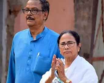 SC asks Mamata Banerjee, Law Minister to move HC afresh in Narada scam