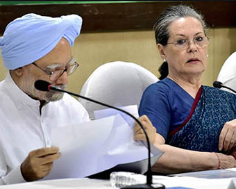 Manmohan Singh and Sonia Gandhi (file photo)