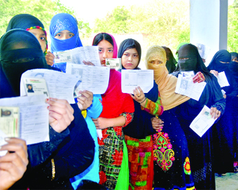 66% voting in 2nd phase amid stray violence