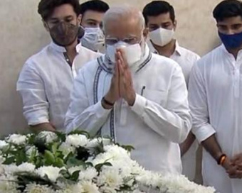PM Modi pays floral tribute to Ram Vilas Paswan