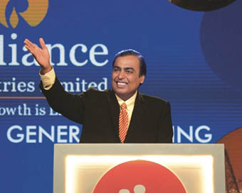 RIL Chairman Mukesh Ambani giving speech