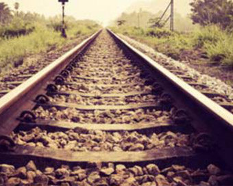 Train kills 3 in Delhi