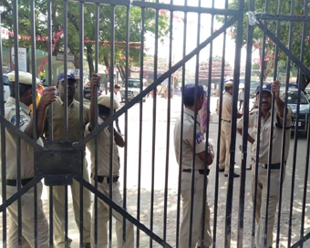 Mahabubnagar: Security beefed up at Government District Hospital in Mahabubnagar district where the post-mortem of the four Hyderabad gang rape-murder accused was carried out, ahead of the arrival of a team of National Human Rights Commission (NHRC) 