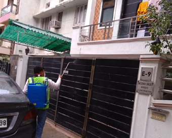 SDMC carrying out mass disinfection work in corona affected Nizamuddin area on war footing.