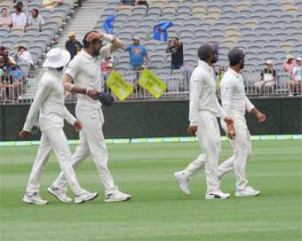 2nd Test: India 172/3 at stumps, trail by 154 runs vs Australia