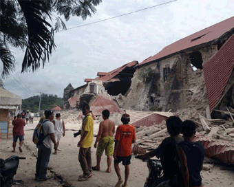 15 killed in Philippines quake 