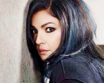 Pooja Bhatt complains of cyber bullying by women on Insta, makes account private