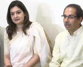 Priyanka Chaturvedi, Uddhav Thackeray