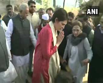 Priyanka meets family of Unnao rape victim, attacks Yogi govt