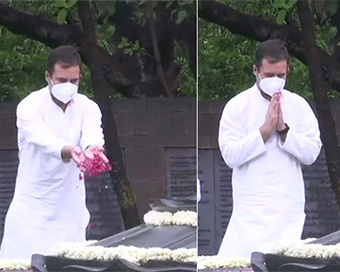 Rahul Gandhi pays floral tribute to dad Rajiv Gandhi on 30th death anniversary