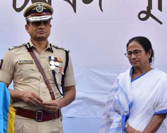 Kolkata Police Commissioner Rajeev Kumar and West Bengal CM Mamata Banerjee (file photo)