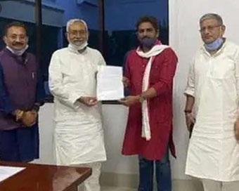 LJP sole MLA Raj Kumar Singh who promised to send Nitish Kumar to jail, joins JD-U