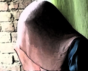 8-month pregnant woman gang-raped, Maharashtra women