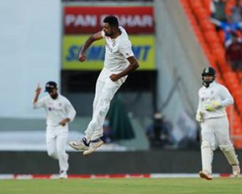 IND vs ENG 3rd Test, Day 2 dinner break: England all out for 81, India 11-0 in 2nd innings, need 38 more to win