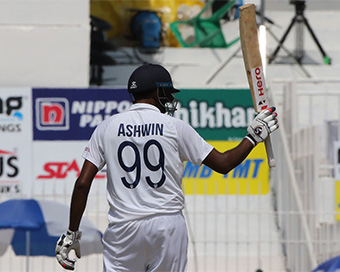 Ind vs Eng, 2nd Test: India lead crosses 400, Ashwin unbeaten on 68 at Tea on Day 3