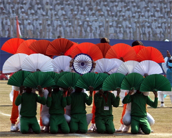 71st R- Day: 22 Tableaux, Brazilian Prez & national anthem with 21-gun salute