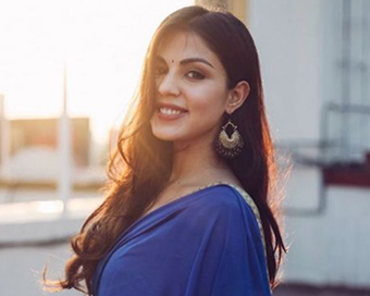 Rhea Chakraborty returns to social media on Women