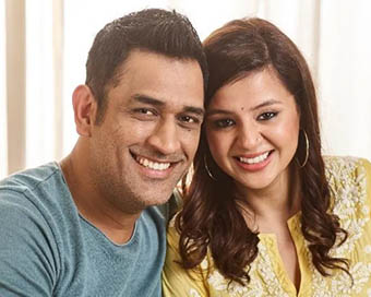 MS Dhoni with wife Sakshi