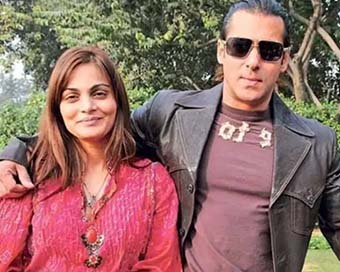 Complaint of cheating against Salman Khan, sister Alvira, six others