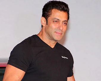 Salman Khan apologises for 