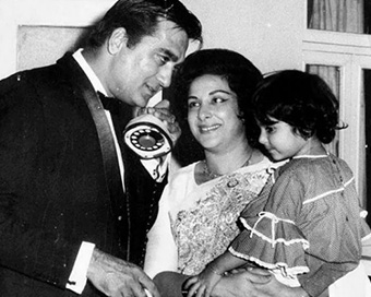 Sanjay Dutt shares throwback pictures on mother Nargis