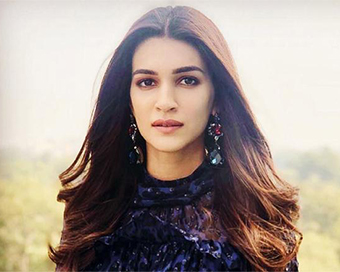 Kriti Sanon, Gippy Grewal disappointed with Janta roadshows during Janata Curfew