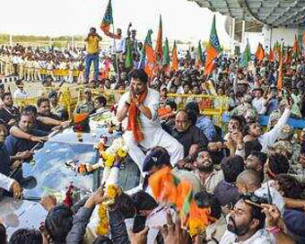 BJP-Congress MLAs clash at Bhopal airport