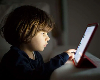 Eyesight problems rising among kids due to increase in screen time