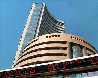 Stock Market: Sensex gains 300 points, RIL at record high