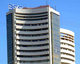 Sensex slips 200 points, IT stocks plunge