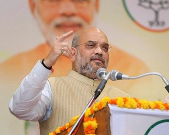 Amit Shah takes dig at Mamata, urges people to give BJP a chance in 2021