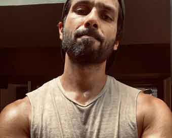 Shahid Kapoor flaunts beefed-up physique