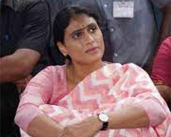 Ahead of launching political party in Telangana, Sharmila prays at father